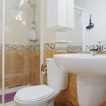 Bungamerica - 2 Bedrooms Apartment *