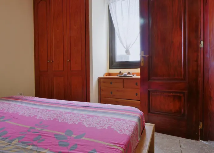 Bungamerica - 2 Bedrooms Адехе