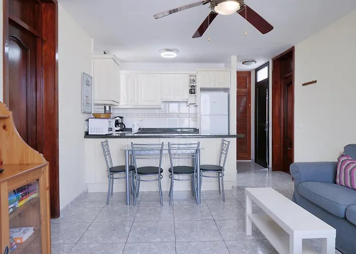 Bungamerica - 2 Bedrooms * Адехе